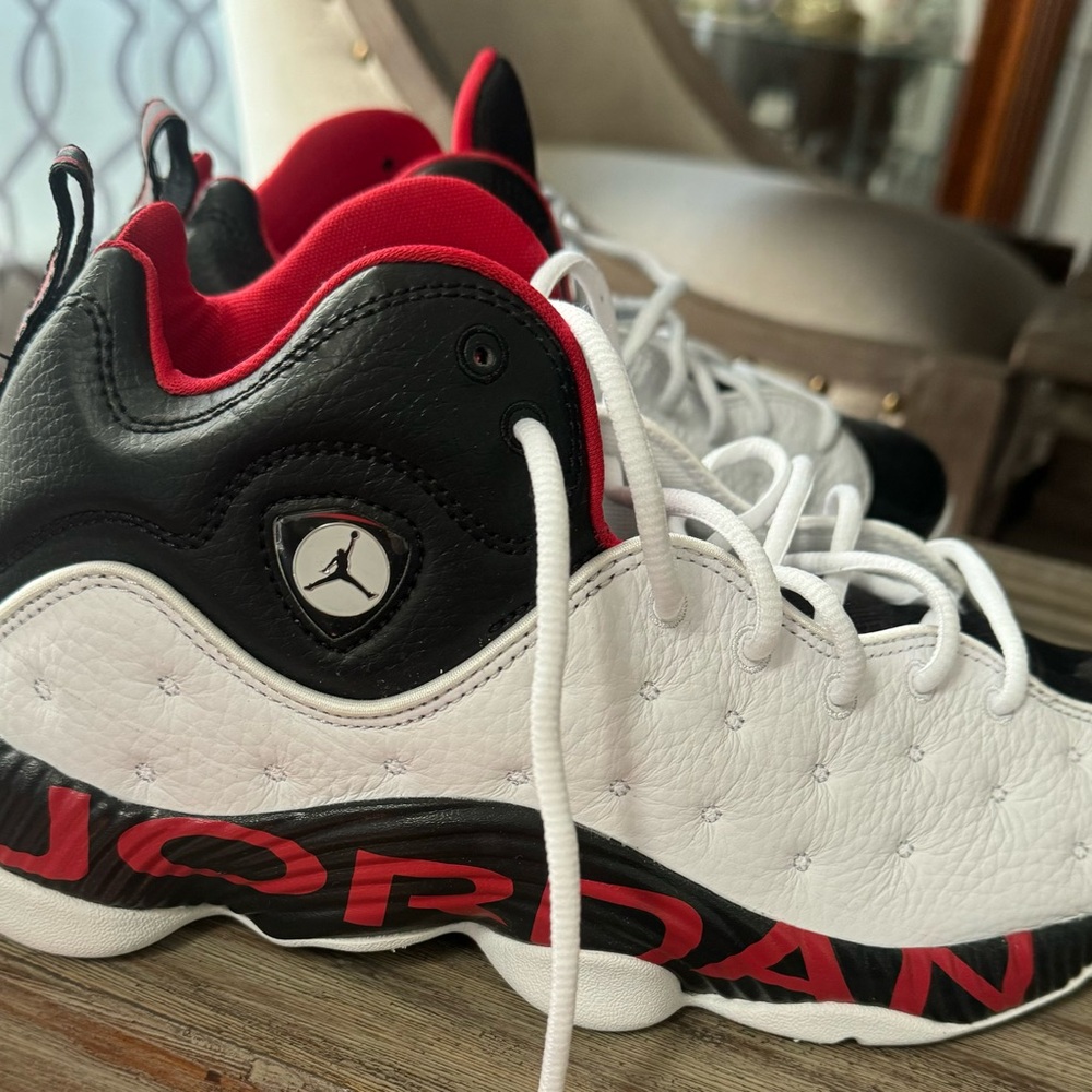 NIB Jordan Jumpman Team II shoes